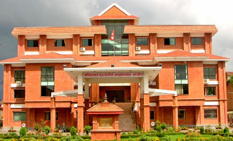 संसदीय सुनुवाई छल्न संसद बिघटन पछि सार्वजनिक गरियो संबैधानिक आयोगका नियुक्तीहरु