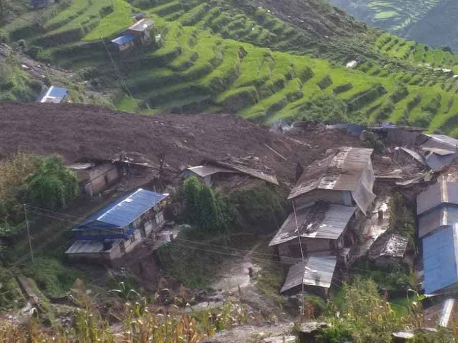 जुगलमा भीषण पहिरो, २१ घर बगायो, थुप्रै मानिस बेपत्ता