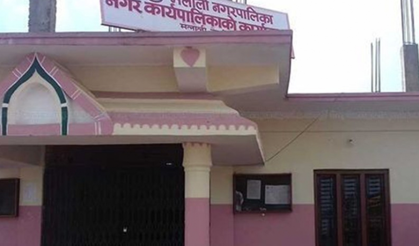 मेलौली नगरपालिकामा गरिएको ताला खुलेन