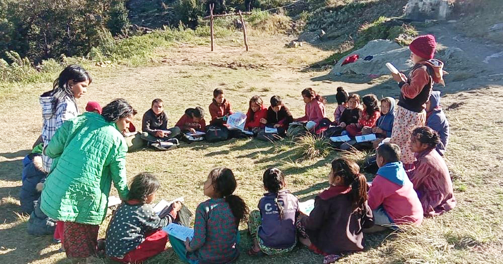 बिदाको दिन पनि पढन पाएपछि विद्यार्थी खुशी