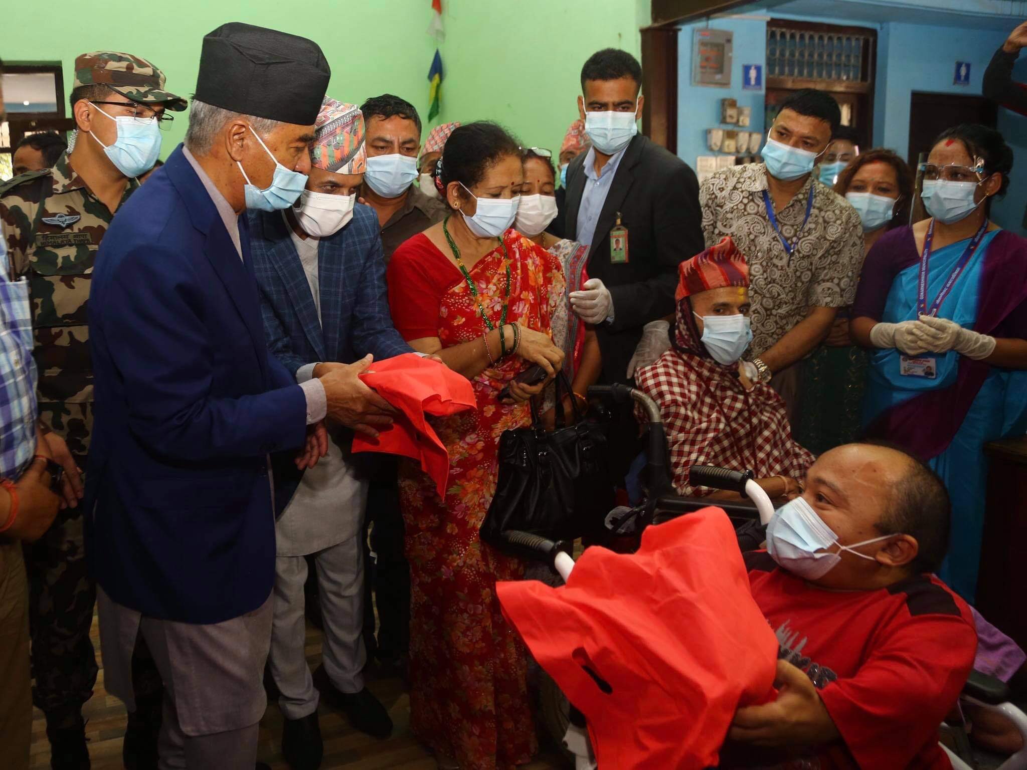 सरकारको पहिलो प्राथमिकता सबै नेपालीलाई कोरोना विरुद्धको खोप